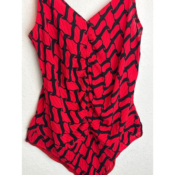 NWT Zara Red & Black Ruched Bodysuit Spaghetti Strap Abstract Print Size M - Picture 2 of 10